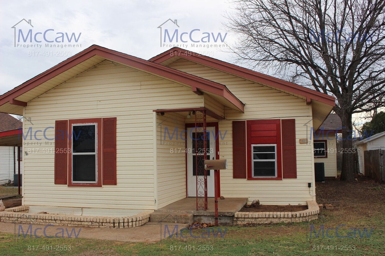 Primary Photo - 3009 Hollywood Ave