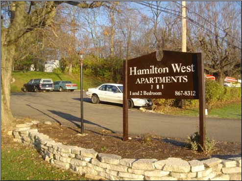 Letrero de entrada - Hamilton West Apartments