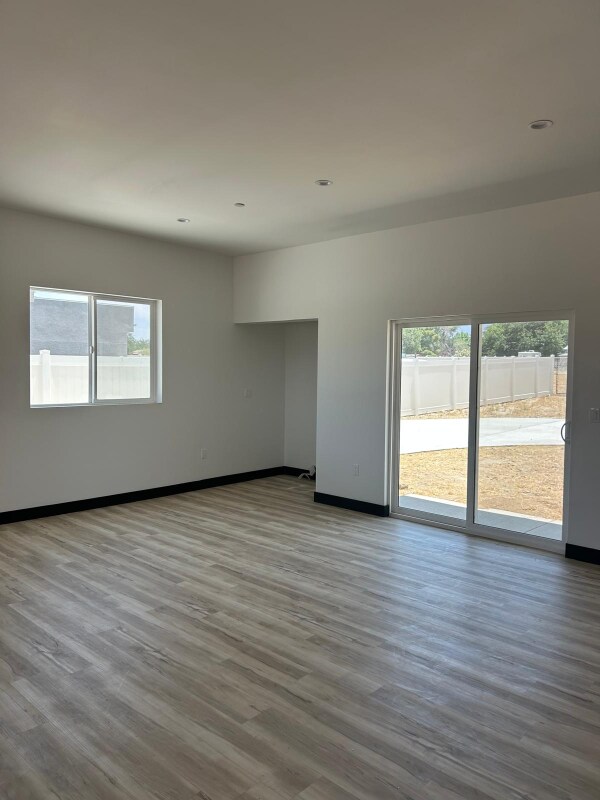 Foto del edificio - 9208 E Ave T 6