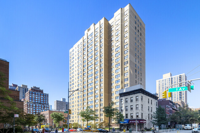 Foto del edificio - Continental East Apartments