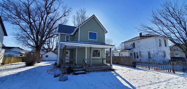 Building Photo - 816 W Gambier St