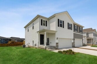 Building Photo - 301 NW Charlestown Ln