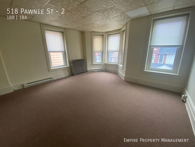 Building Photo - 2nd Floor: 1 Bedroom/1 Bathroom Apartment ...