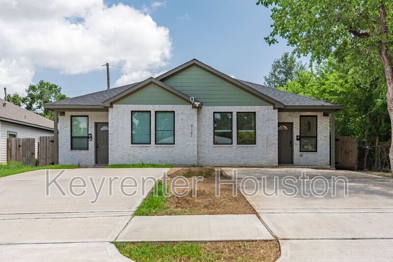 Photo - 5121 Southwind St