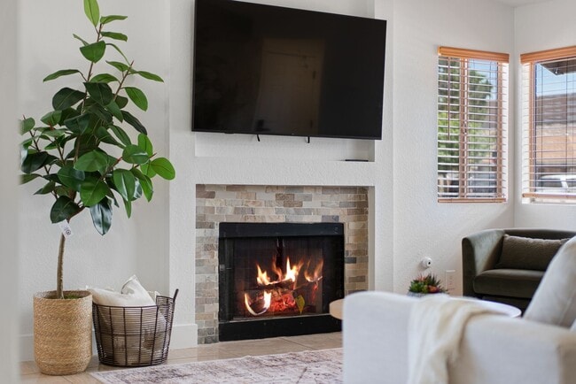 Building Photo - 329 Wintercress Dr