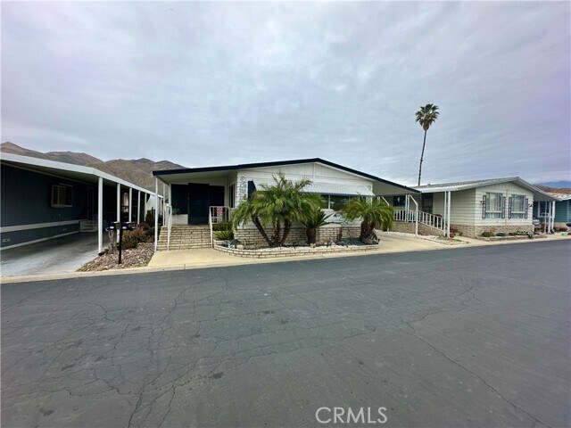 Foto del edificio - 2230 Lake Park Dr