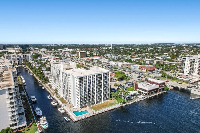 Foto del edificio - 3100 NE 49th St