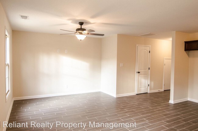 Foto del edificio - 754 Robb Ave