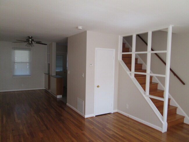 Foto del edificio - 3BR/2BA Townhome in Dundalk!