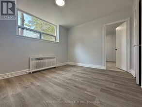 Building Photo - 2770-2770 Yonge St