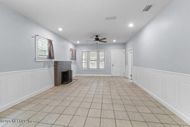 Foto del edificio - 4537 Springfield Blvd