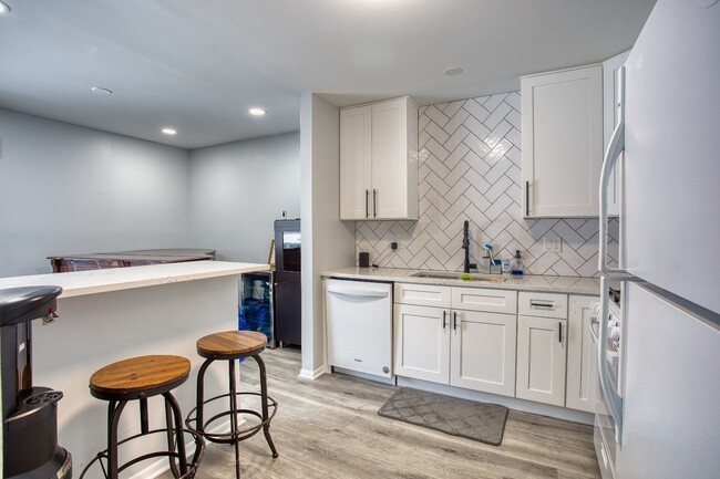 Foto del edificio - 1732 Harrow Ct