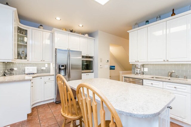 Building Photo - 220 W Scott St