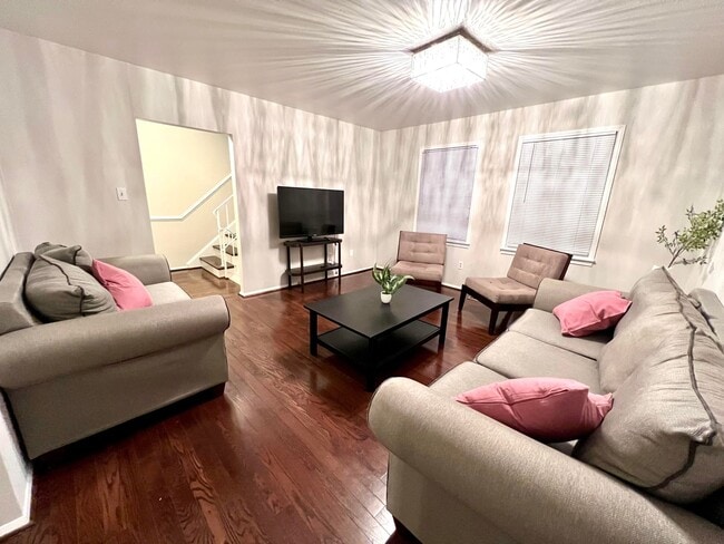 Shared Living room - 3335 Breckenridge Ct