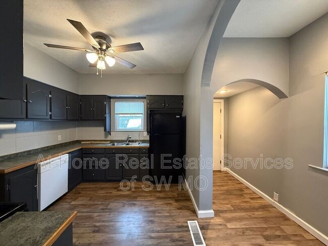 Foto del edificio - 1031 W Turner St