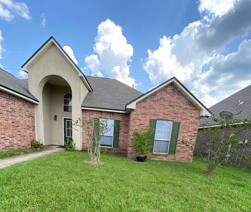 Primary Photo - Must see this Beautiful 3/2 home in Southp...