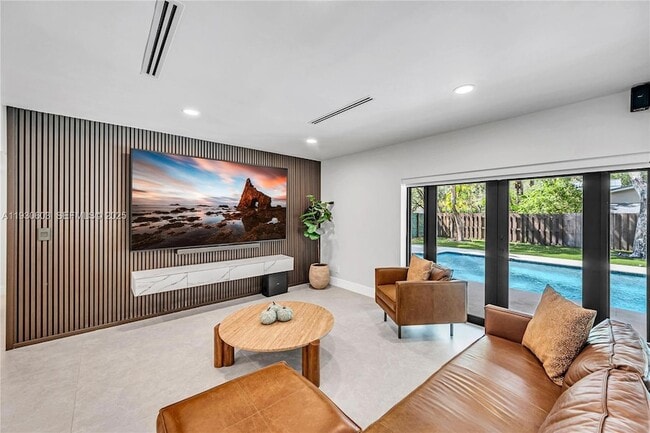 Building Photo - 11340 SW 74th Ct