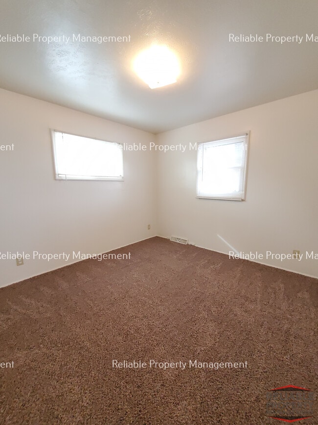 Building Photo - 2935 Sawtooth St