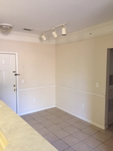 Building Photo - GATED COMMUNITY - MERRITT ON WHITEMARSH IS...