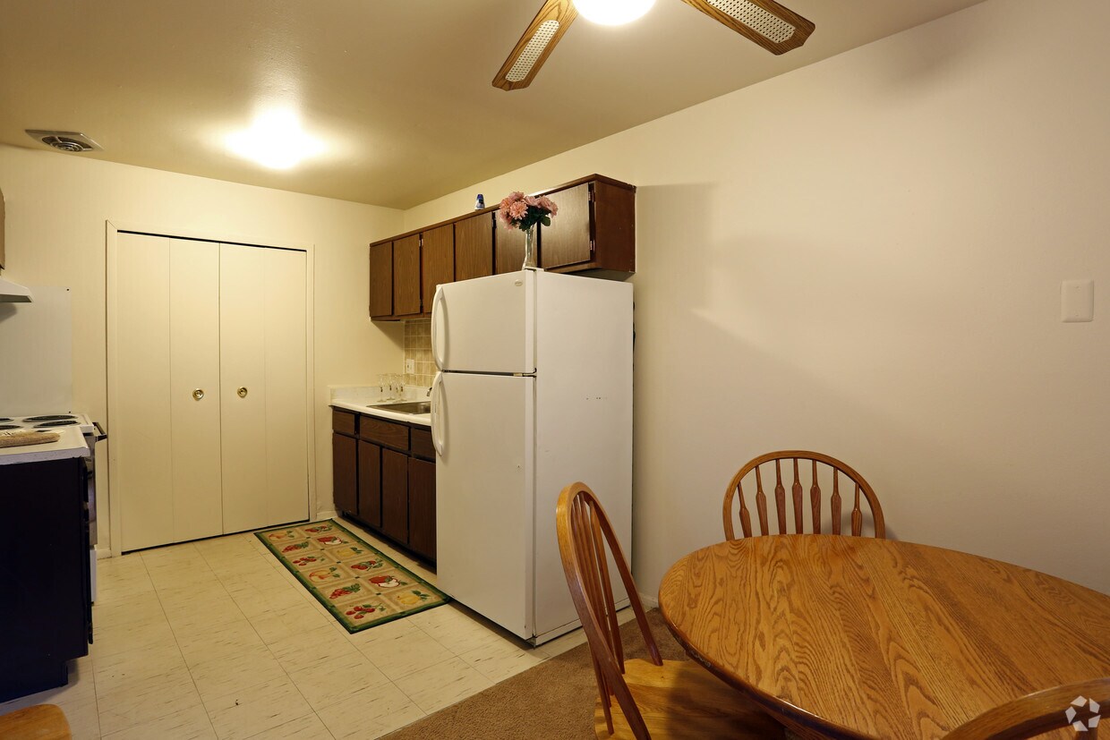 Taylor Park Townhomes Apartments Taylor, MI