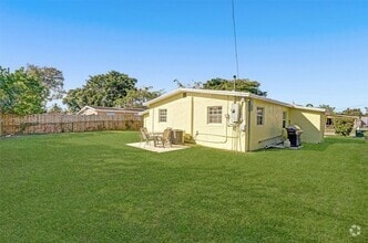 Building Photo - 6110 SW 38th St