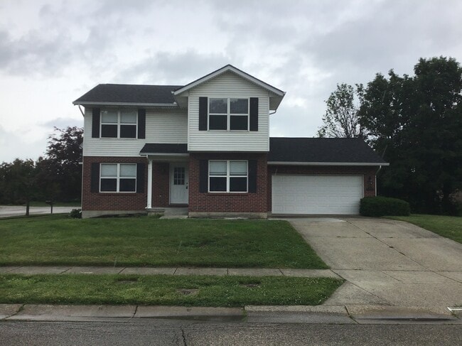 Building Photo - 3270 Village Dr