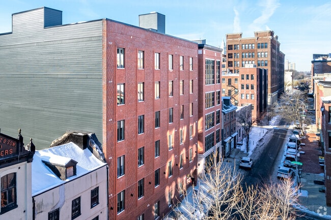 Building Photo - 214 Vine