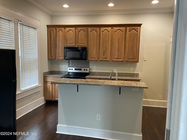 Foto del edificio - 430 E 7th St