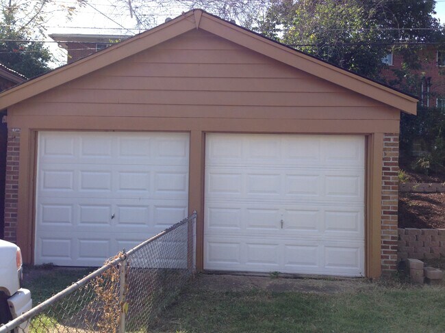 Building Photo - 316 Atlas Dr