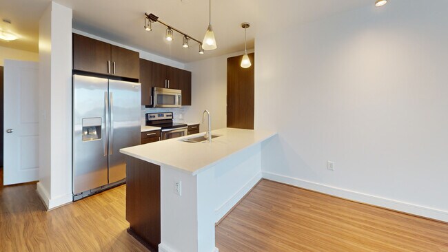 Interior Photo - 100 Pier 4