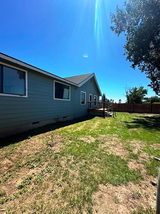 Primary Photo - 4 Bedroom House in Henley School District
