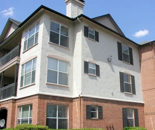 Foto del edificio - 413 Buckingham Rd