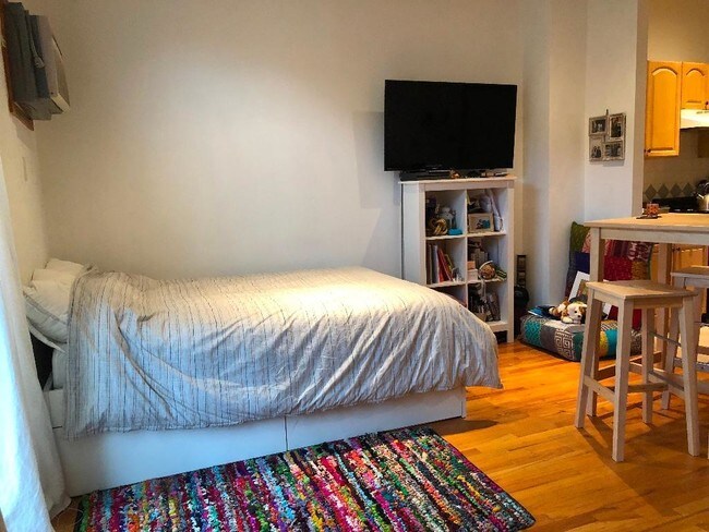 Building Photo - 10 Havemeyer St