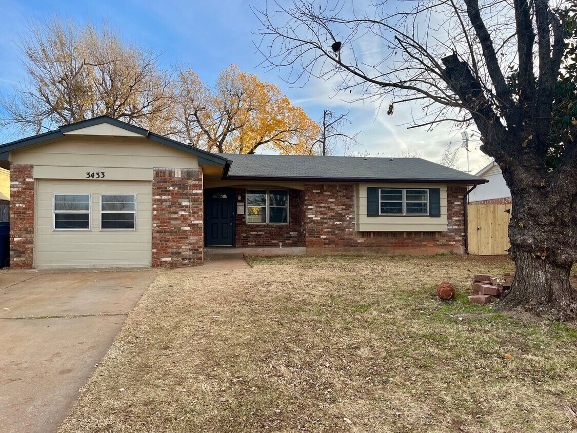 Primary Photo - Renovated 3 Bed 1 Bath!!