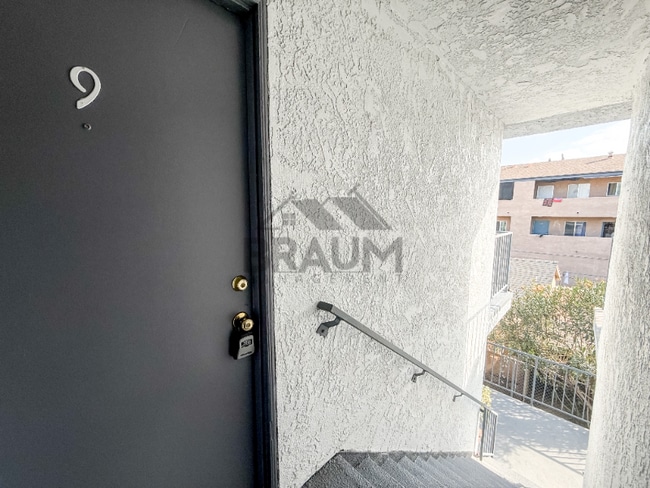 Building Photo - 14801 Delano St