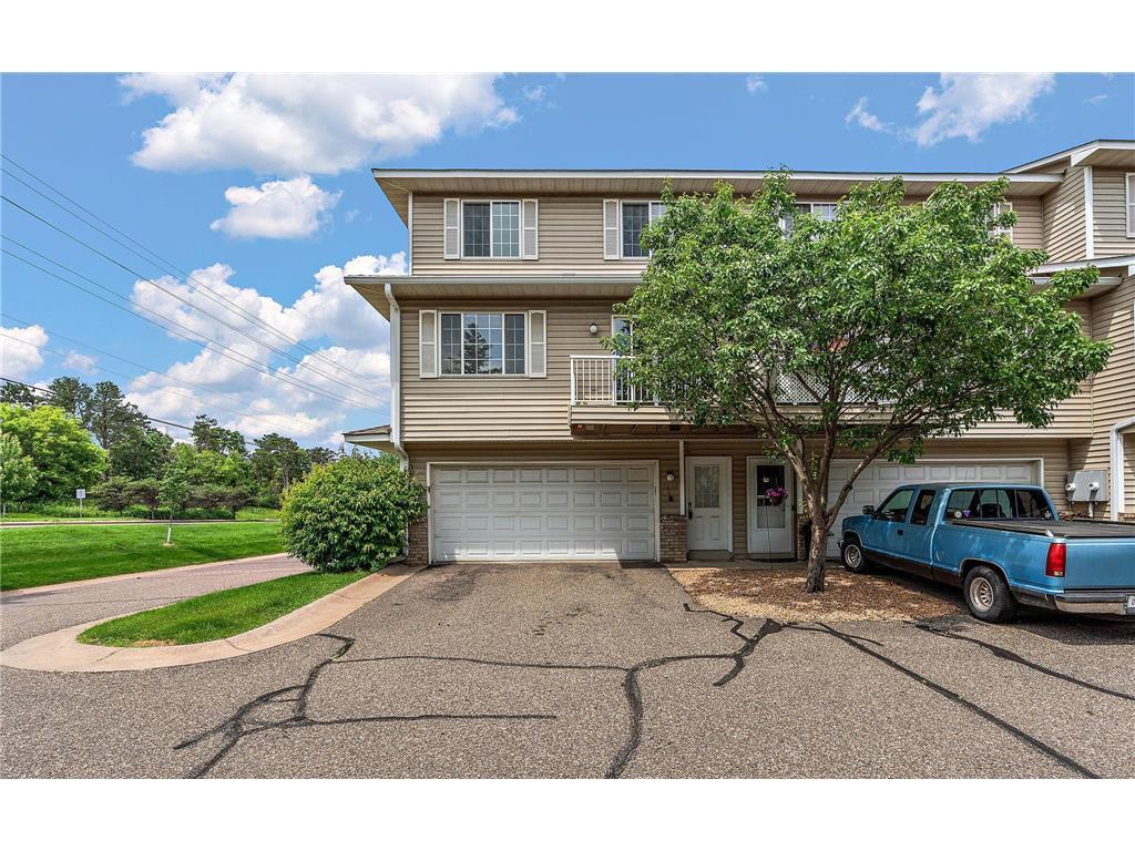Foto principal - 1613 County Rd D E