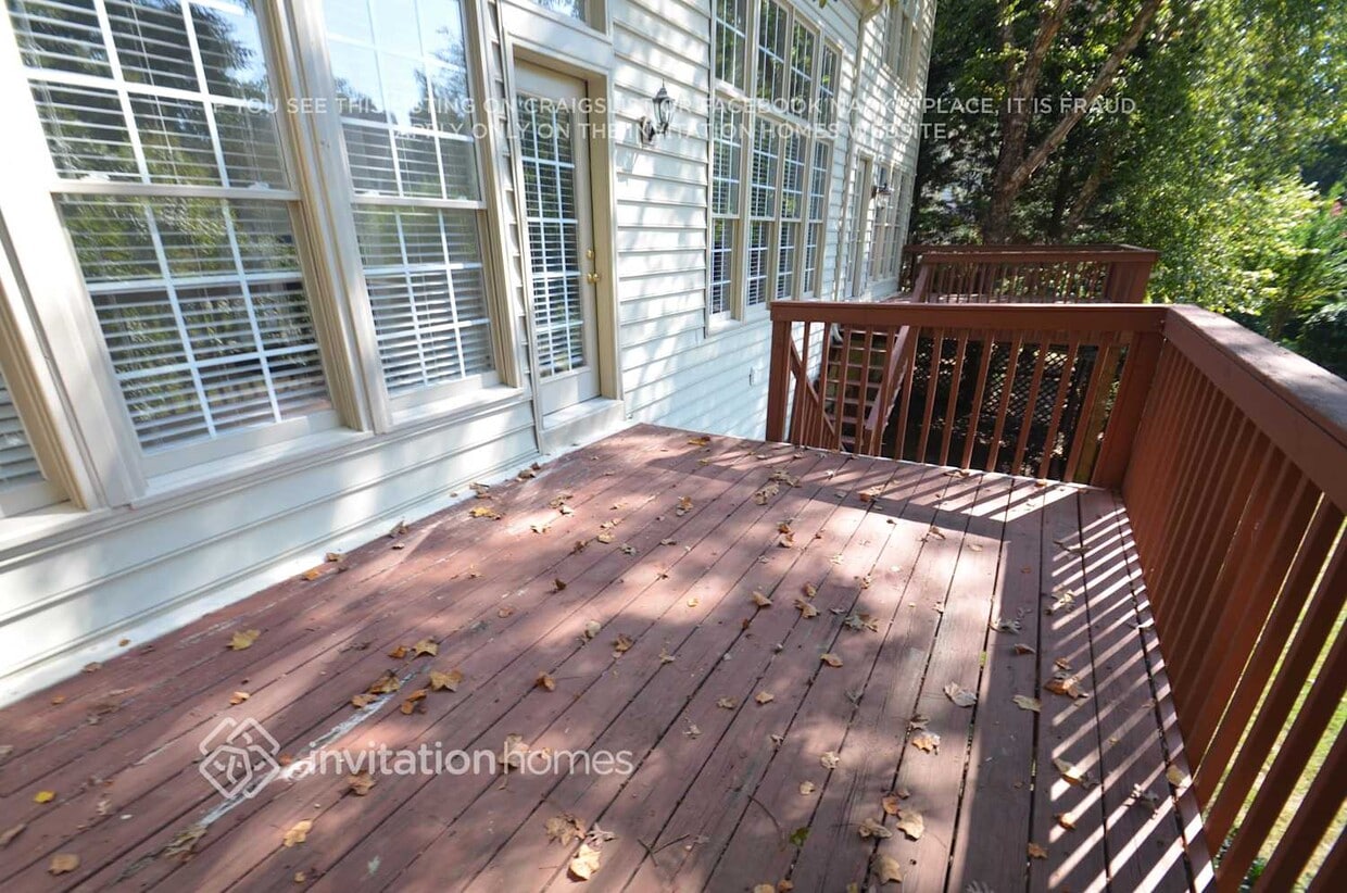 Foto del edificio - 5722 Kinglet Ln