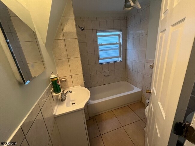 Foto del edificio - 37 N 16th St