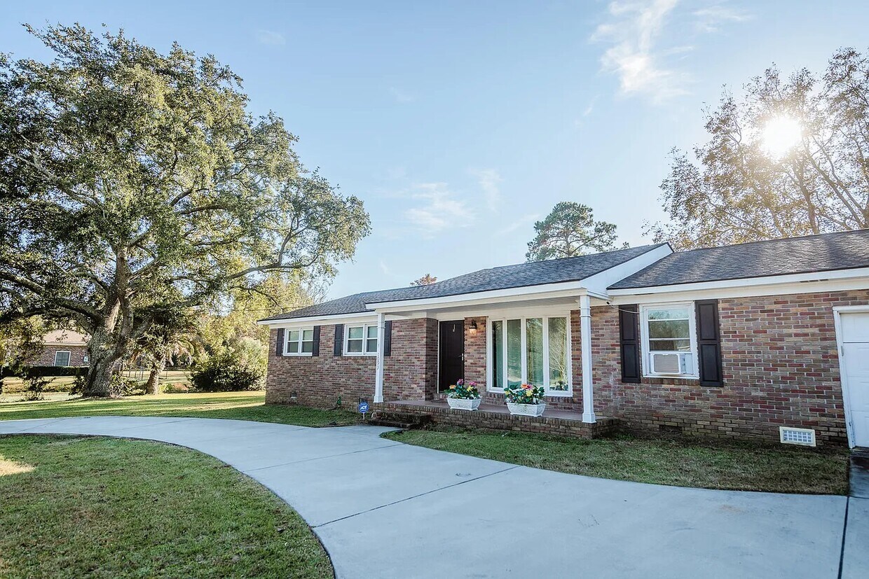 Foto principal - 1093 Harbor View Rd