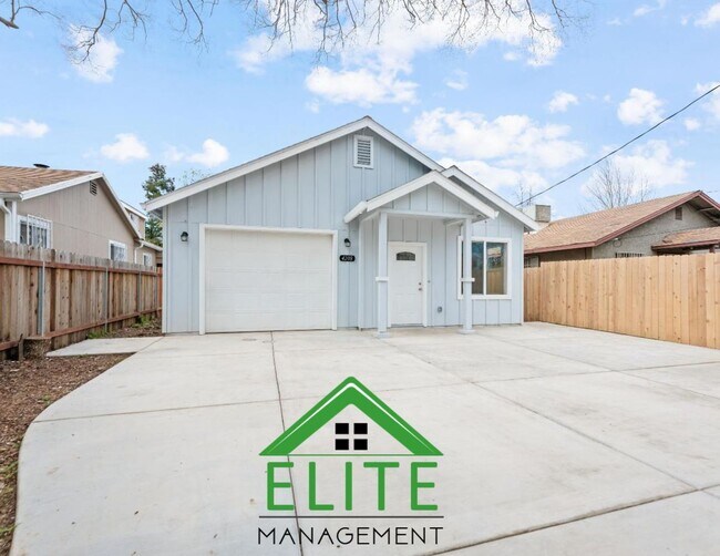 Foto del edificio - Charming 3-Bedroom, 2-Bath Home in Prime S...