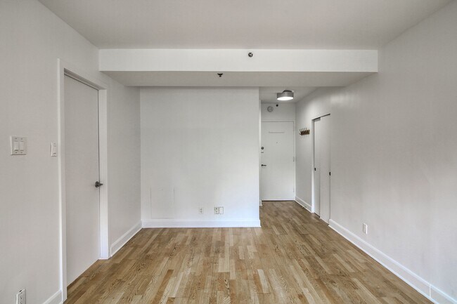 Building Photo - 3455 Rue Aylmer