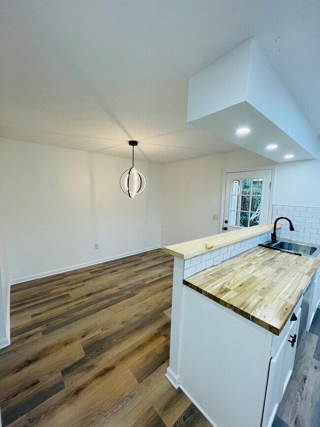 Dining Room - 107 Thistle Ln