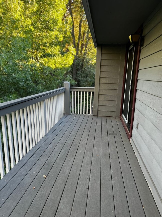 Building Photo - Jackson Townhome