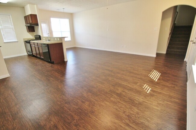 Foto del edificio - Bavaria - 12411 Maura Ln, Houston, TX 77044