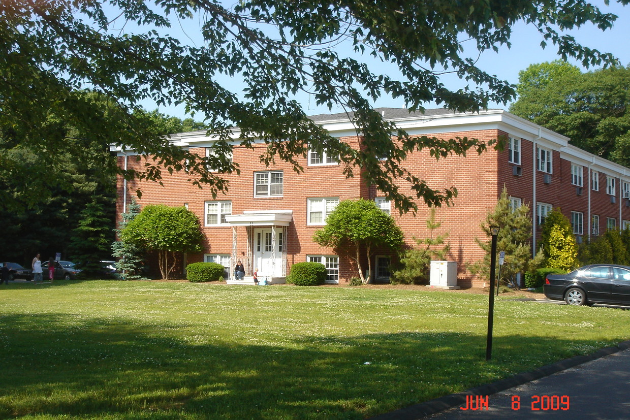 Foto principal - 11 Mill Plain Rd