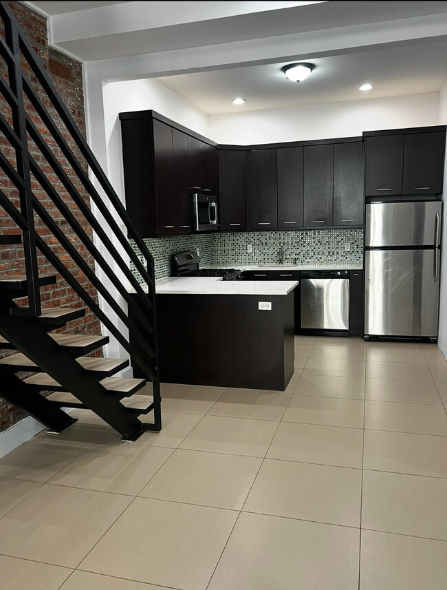 Foto del edificio - 2575 22nd St