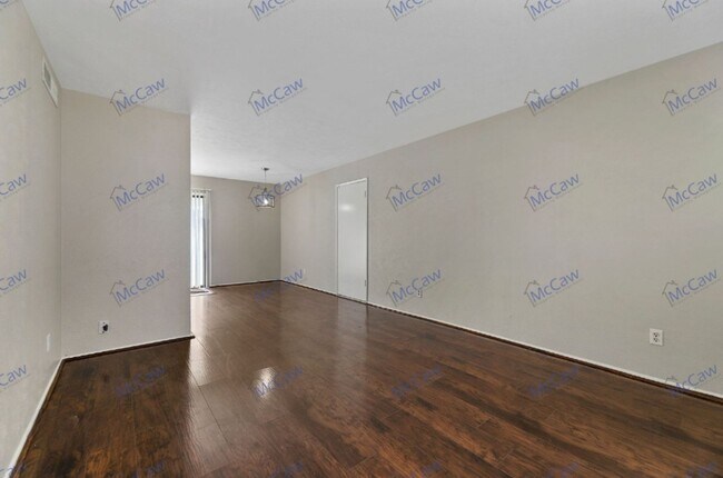 Building Photo - Charming 2/1 in Fort Worth!