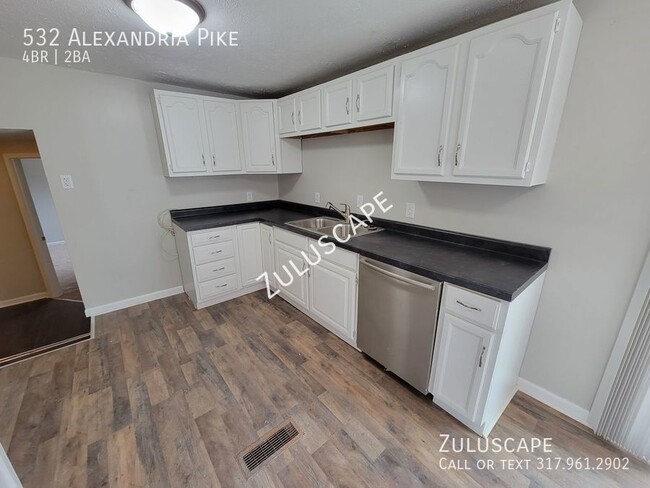 Building Photo - 4 bed 2 bath Next to Anderson University
