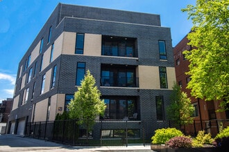 Building Photo - 1045 W Cornelia Ave