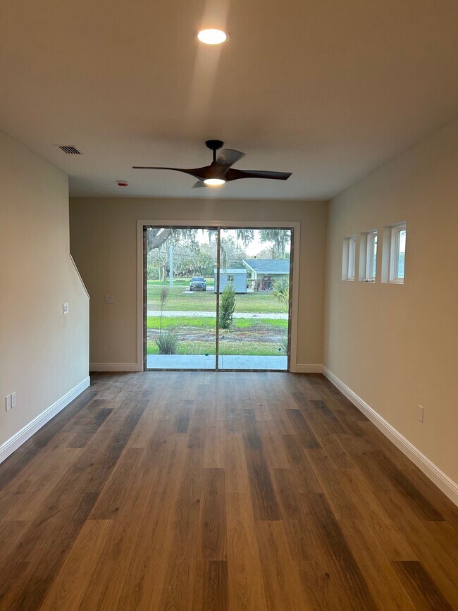 Foto del edificio - 206 W Fox St